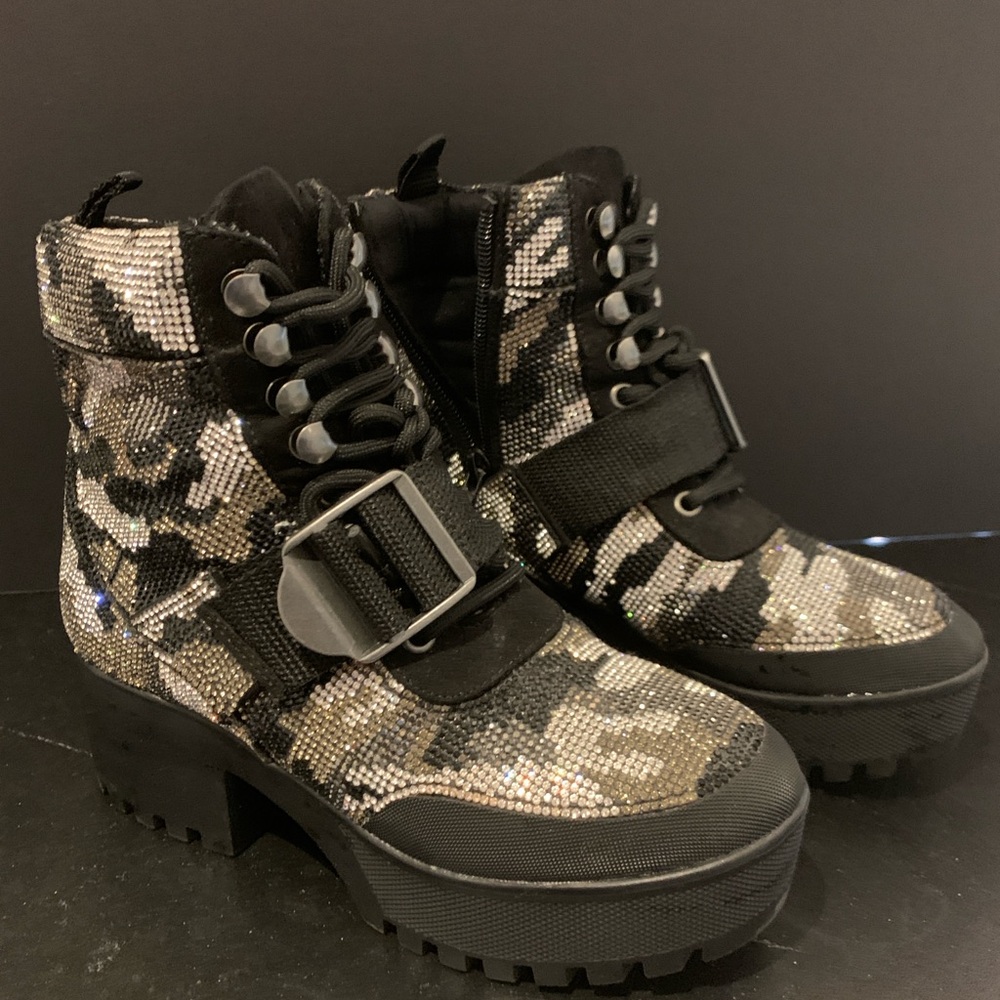 Diamond boots